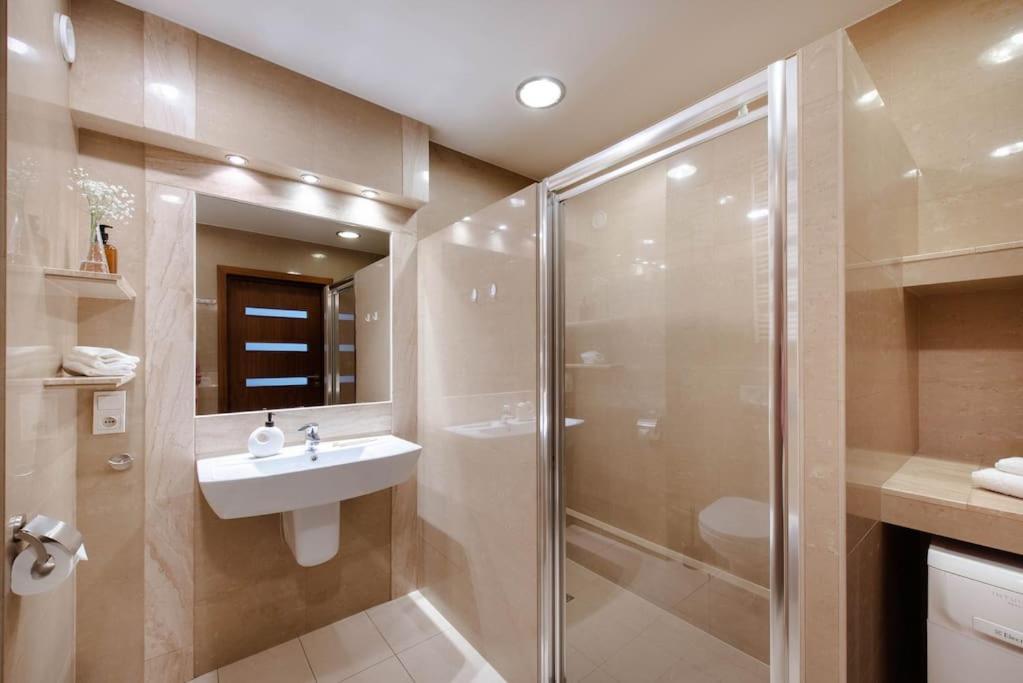 Wygodny Apartament Przy Dworcu Krakow Ngoại thất bức ảnh